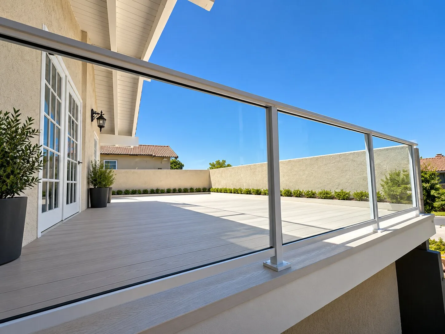 Deck Sealing Paint for Long-Lasting Protection featured image